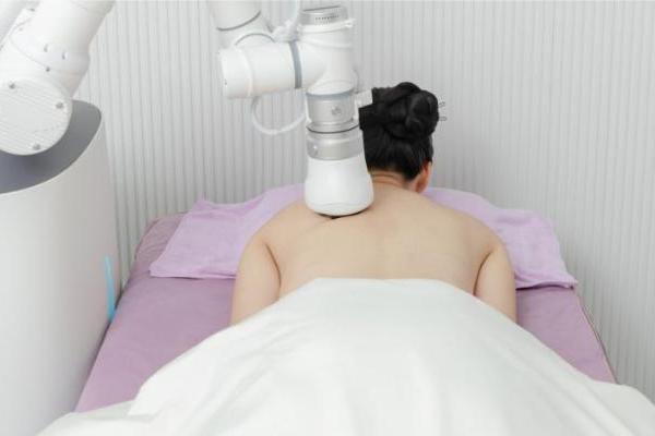 科技赋能服务，稳定创造价值——俏妃云智护机器人，让专业服务始终如一 