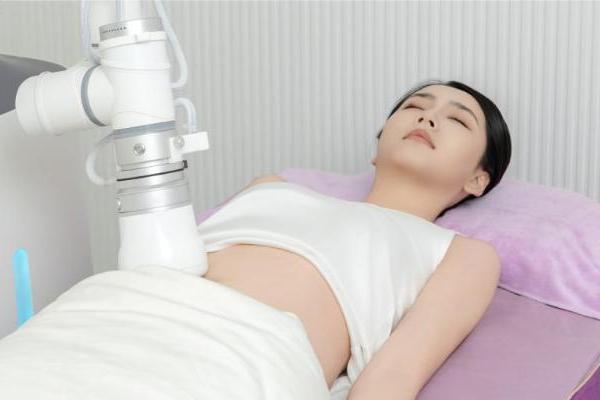 科技赋能服务，稳定创造价值——俏妃云智护机器人，让专业服务始终如一 
