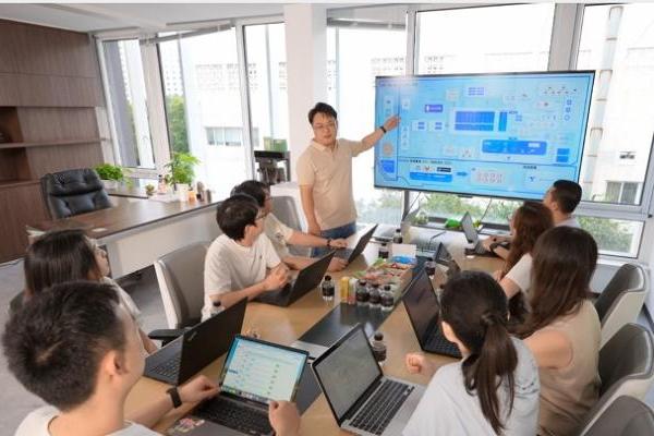 “北京榜样•最美互联网从业者”提名人选｜我爱我家陈少亮：数字浪潮中的筑梦人 