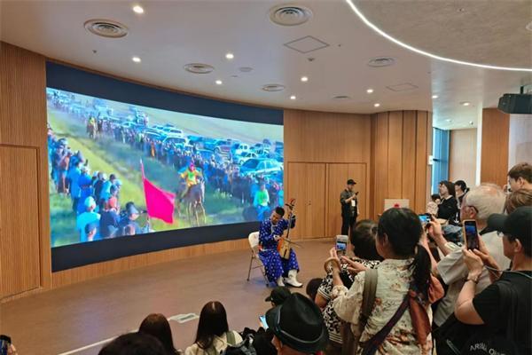 “天涯共此时”中秋民族刺绣艺术特展 在大阪世博会中国馆成功举行 
