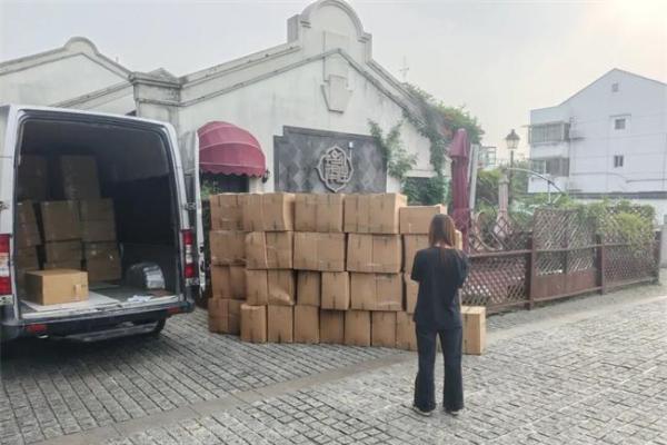 全亿健康爱心捐赠防护物资，守护姑苏环卫工作者健康 