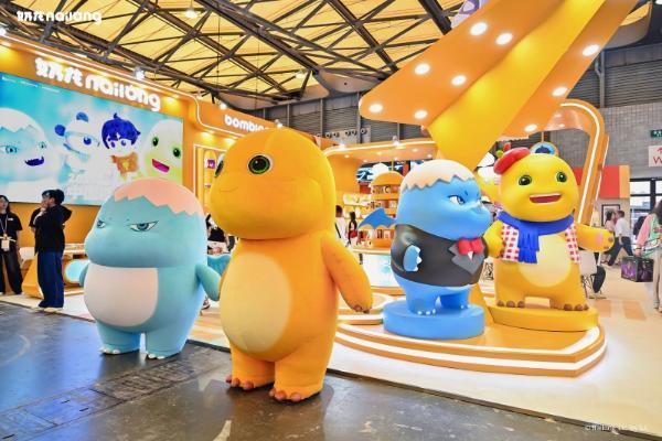奶龙和新朋友们来啦！六大IP空降CLE授权展 