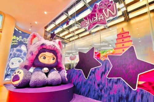 名创优品西北首家MINISO LAND亮相西安，打造潮流消费新地标 