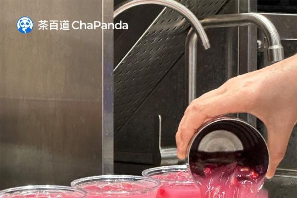茶百道“鲜剥石榴系列”新品首日销量达20万杯，茶饮市场的“秋季攻势” 