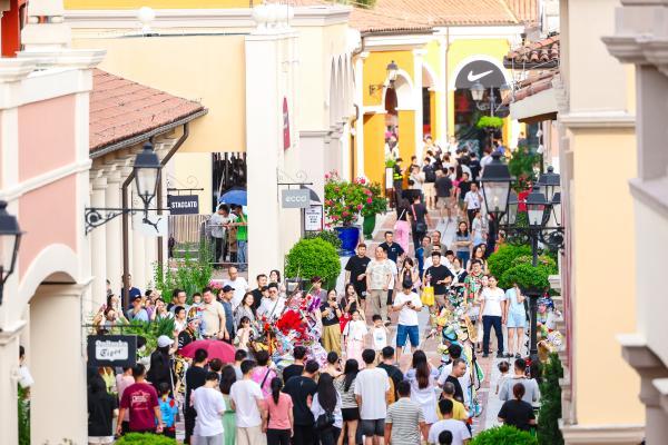 “商文旅”融合战略成效卓著，FV佛罗伦萨小镇国庆中秋假期客销双增长 