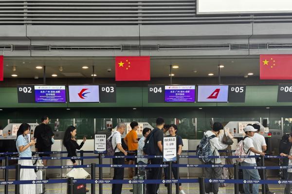 长假出行高峰日：10月1日东航单日计划承运旅客超46万