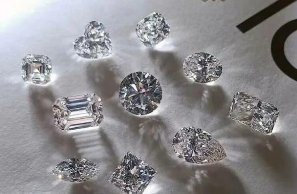 天然钻石10月价格报告：0.50ct降2.8%，3.00ct逆势上扬 