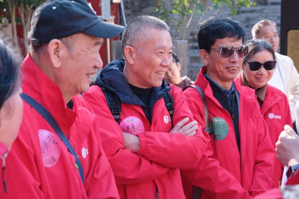 春牛首 秋栖霞丨立聪堂用户共赏栖霞秋色，助听服务暖人心