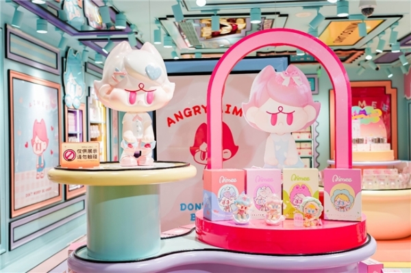 从巴黎时装周到广州艺术家街区，名创优品MINISO打造IP跨界新阵地 