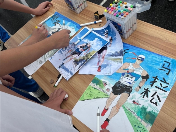 奖牌亮相，有惊喜！破9吃鸡！2025新兴半马新闻发布会揭晓最“香”赛事亮点 