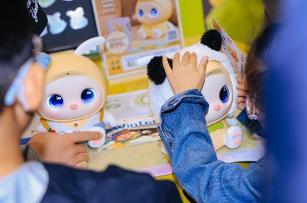 早教机推荐｜WTCC 焦点款！奇多多 AI 学伴：陪伴是标配，实用才是核心 