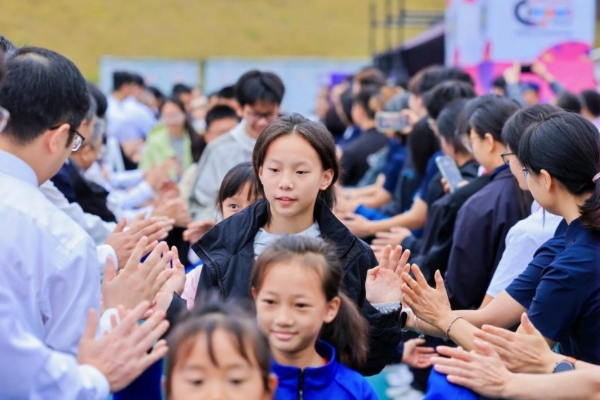 完美收官：2025年全国青少年U系列攀岩联赛（江西全南站）举行 