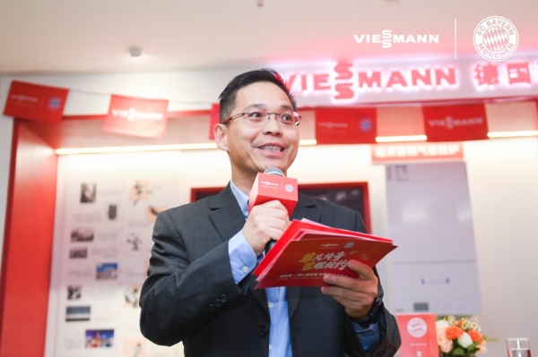 “菲凡传奇，蓉耀相约” 拜仁传奇球星空降成都，菲斯曼携足球热潮暖动蓉城 