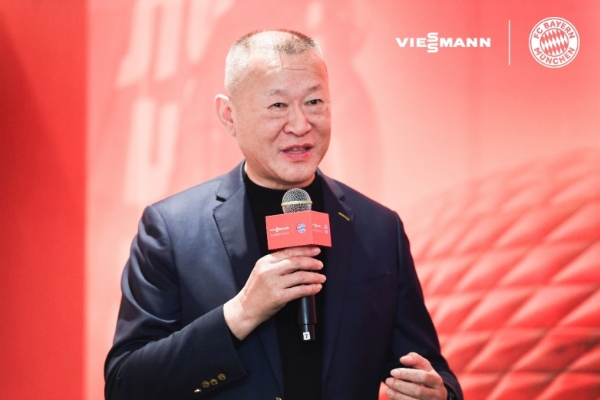 “菲凡传奇，蓉耀相约” 拜仁传奇球星空降成都，菲斯曼携足球热潮暖动蓉城 