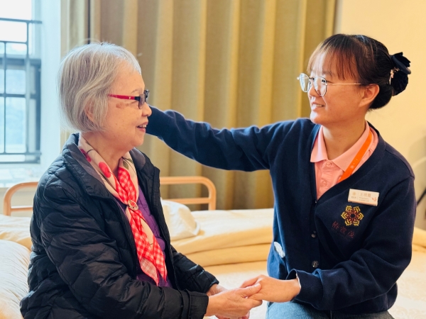 百岁“唐老师”的六年新生：在椿萱茂，她找到了安放身心的家 