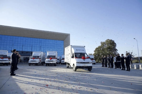 千台订单落地，首批200台交付：风景T7以实力开启绿色物流新程 