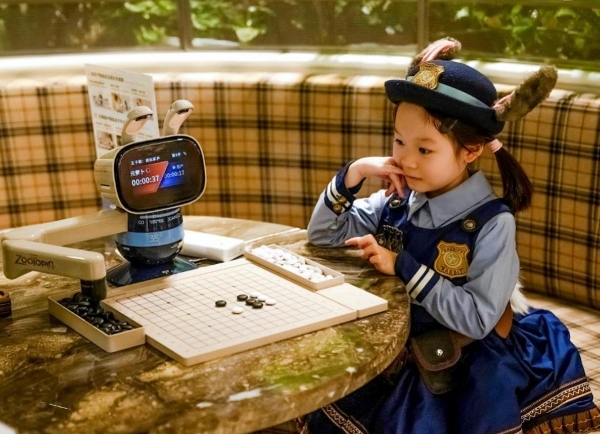 不止观影更可对弈！元萝卜携《疯狂动物城2》回应创新式陪伴痛点 