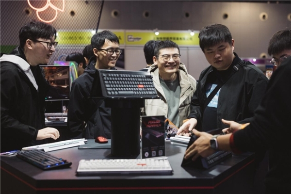 WePlay2025精彩落幕 CHERRY樱桃创新外设彰显行业新势能 