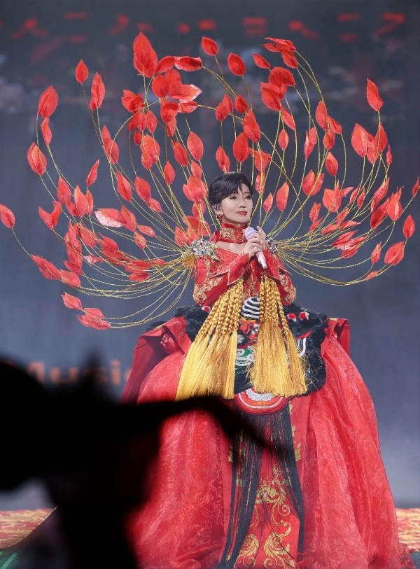 “芝”因有你，时光不老：赵雅芝从艺50年时光派对温情启幕