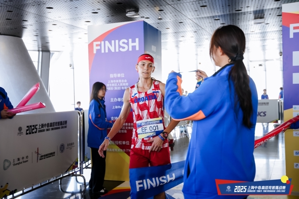 景德镇制·2025上海中心高塔竞速挑战赛今日开跑 