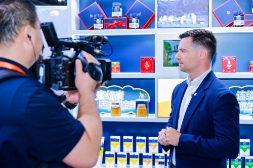 全球最大麦卢卡蜂蜜生产商落地进博会，推动中新健康产业深度合作 