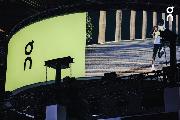 On昂跑再度亮相上海体博会，打造"空前之轻 未来之履"的革新科技体验 