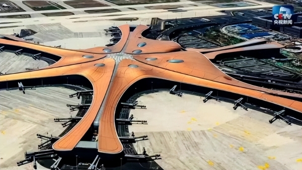 广州白云国际机场T3航站楼正式启用 利亚德打造智慧出行新体验 