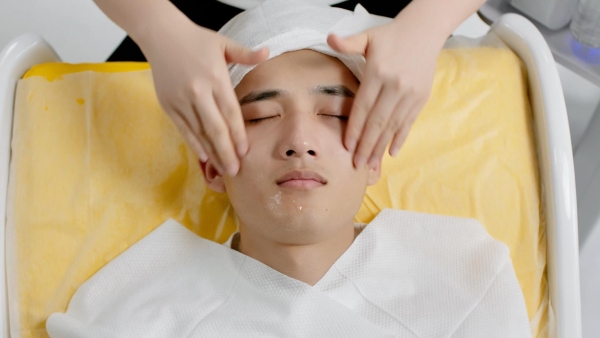 洗脸猫：拒绝套路化营销，以“透明化服务”回归美容体验本身 