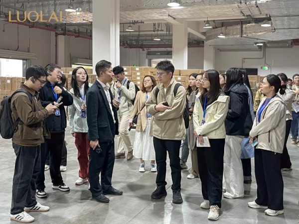 各机构及股东代表走进罗莱智慧产业园，实地见证智造硬实力  