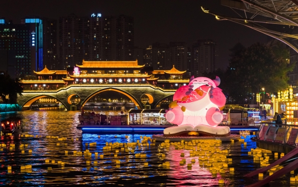 电竞与城市文化全城开运 胖胖龙好运乐园燃动成都 