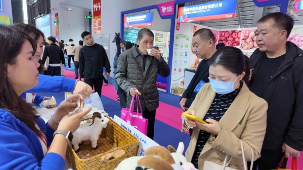 央牧乳业登陆FHC上海环球食品展 以全产业链实力链动全球健康乳品新趋势 
