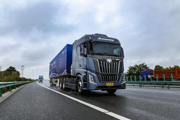 超级动力链5.0赋能 高效节气！欧曼银河大马力燃气车破解物流降本难题 