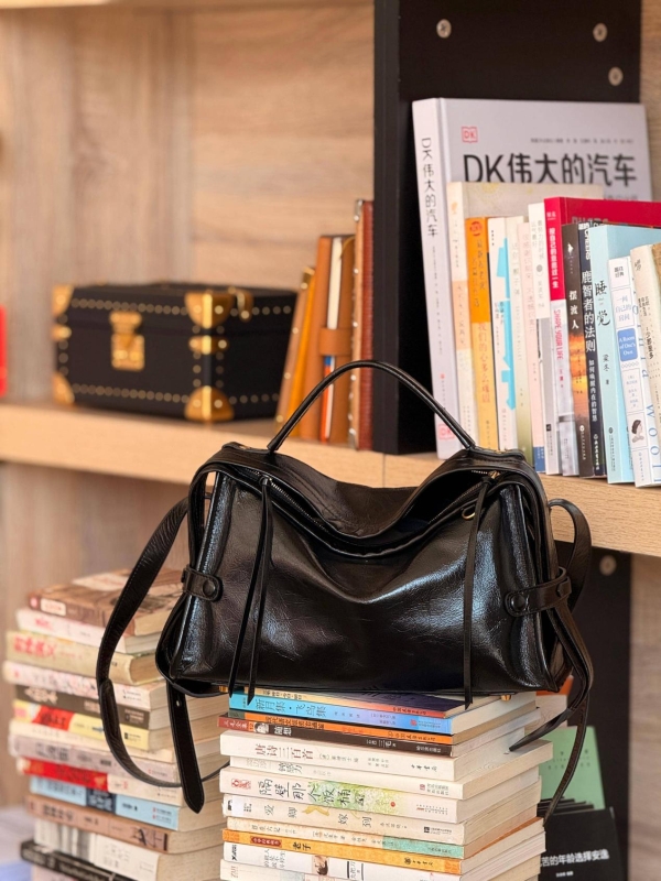 崔氏Cuisl：拒绝奢品大牌溢价战，国产小众手工包如何突围？ 