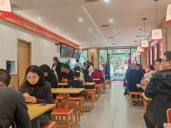 袁记肉夹馍西电医院店重装升级，新鲜体验启幕！ 