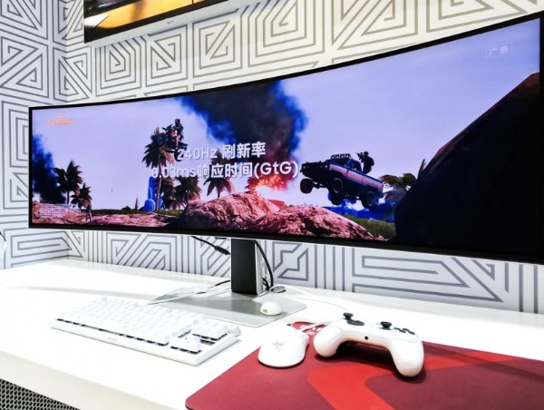 三星显示器亮相进博会展实力，从技术突破到场景创新全面赋能智慧未来 