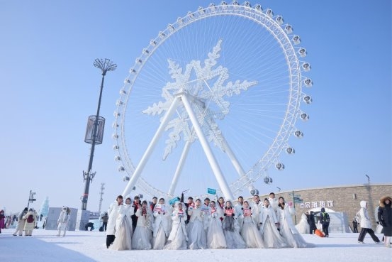 当一座城市被冰雪点亮，谁在守护它的温度？ 