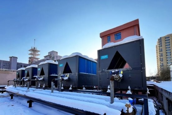 当一座城市被冰雪点亮，谁在守护它的温度？ 