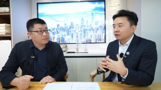 当一座城市被冰雪点亮，谁在守护它的温度？ 