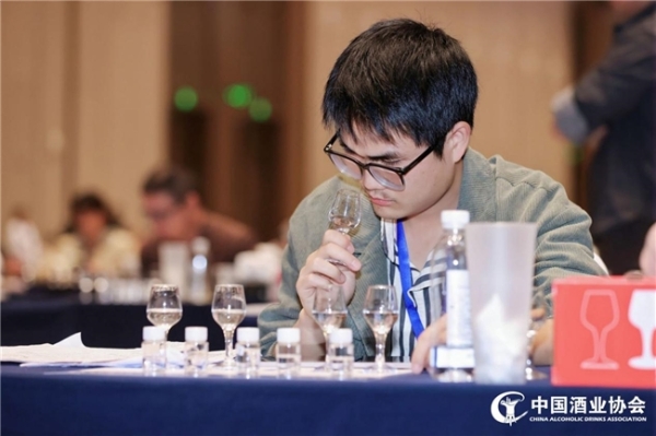 从722名高手中突围！金沙酒业蒋想夺魁背后：一套人才培育体系的发展逻辑 