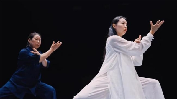 简橙亮相“活力全运·银龄风采”老年人活力展演活动，展现银龄健康新风貌 