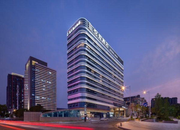 以服务树口碑，以创新谋发展，慧友酒店集团用实践定义酒店品牌新范式 