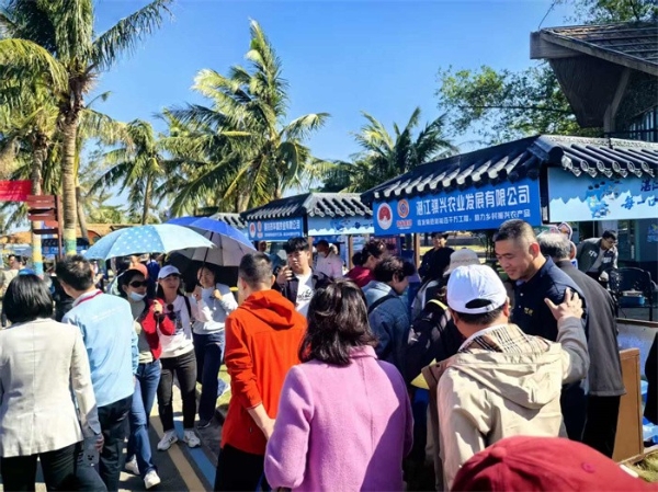 以“水”为媒，携手“潜”行——紧扣体育创新实践主线，走好校地合作之路