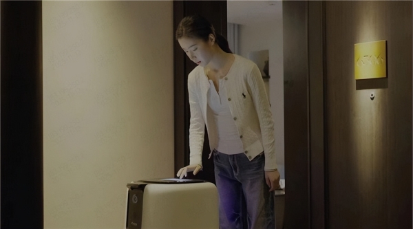 “动口不动手”成真？AI让酒店更懂年轻人 