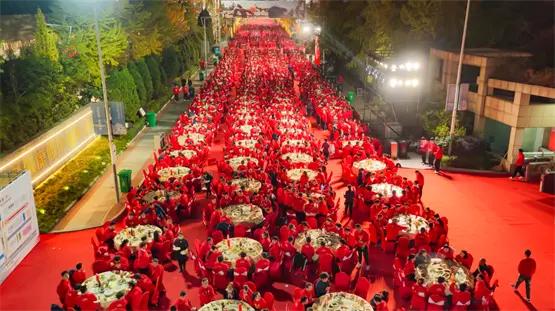 意尔康品牌30周年庆典好壮阔！万人家宴太温暖！