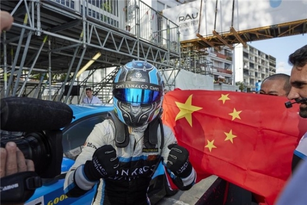 七年九冠|领克CyanRacing车队加冕2025TCR世界巡回赛年度车队&车手双料冠军 