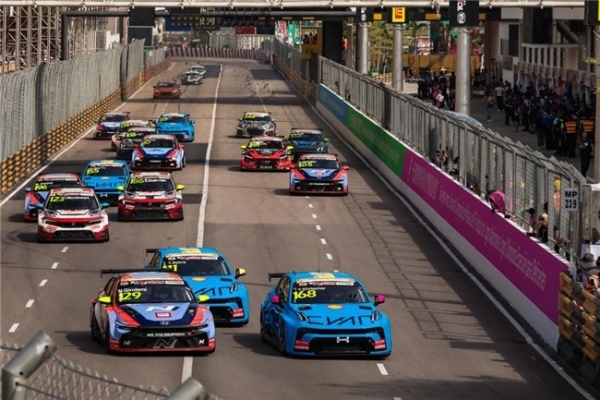 七年九冠|领克CyanRacing车队加冕2025TCR世界巡回赛年度车队&车手双料冠军 