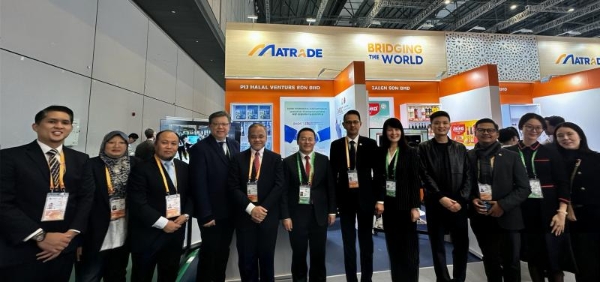 中国-东盟特色产业链出海平台进博会首秀“双国双园”合作落地柔佛州 共建特色产业跨境基地