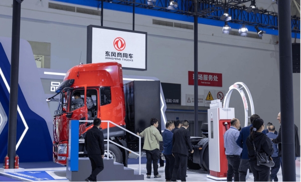 智驾领航，绿境未来：东风商用车以科技重构商用车价值版图 