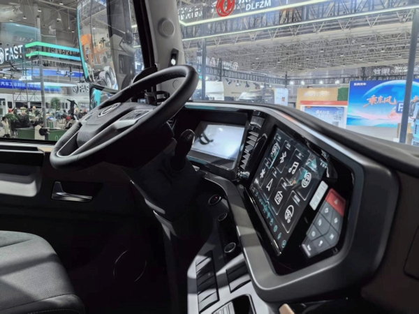 不玩虚的！东风天龙GX智能干线牵引车助新手秒变老司机 