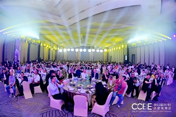 玫莉蔻荣膺“2025中国美业年度口碑品牌”，十三载玫瑰匠心获认可 